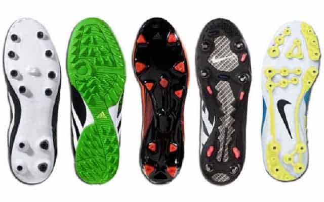Cách chọn giày đá bóng sân cỏ nhân tạo