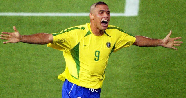 Ronaldo de Lima huyền thoại bóng đá